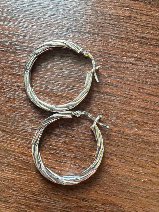 Cercei rotunzi din argint 925, model răsucit