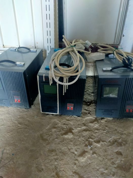 Продам стабилизаторы напряжения б/у в хорошем состоянии, 10и 5 квт, та
