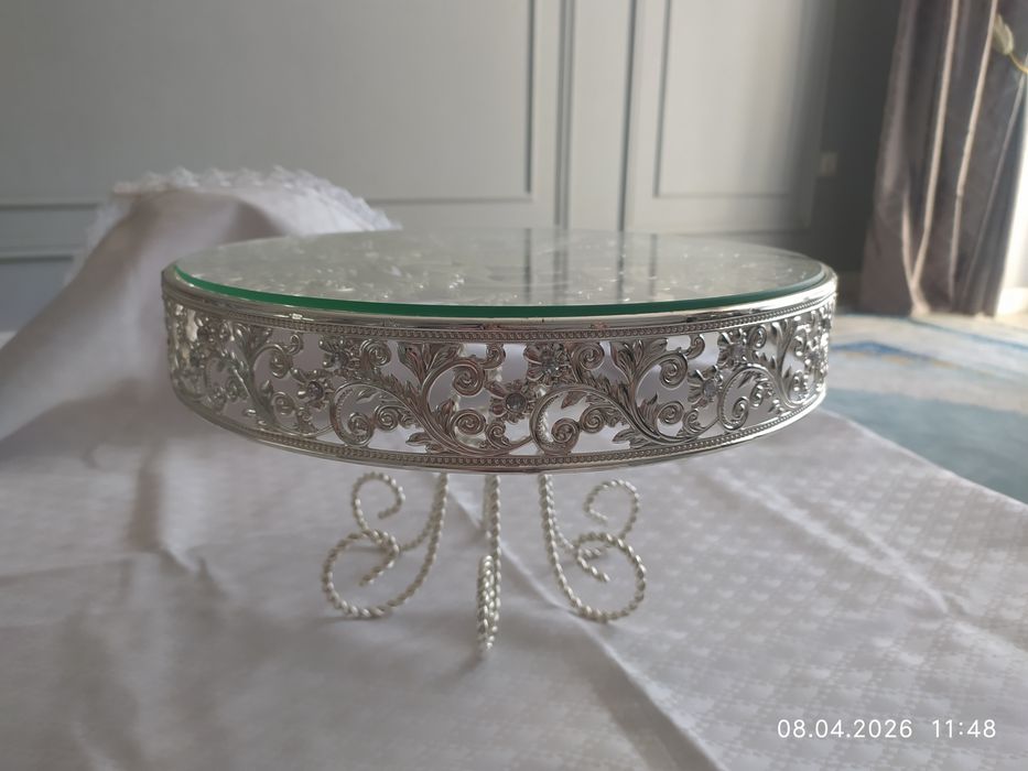 Посуда тортница.