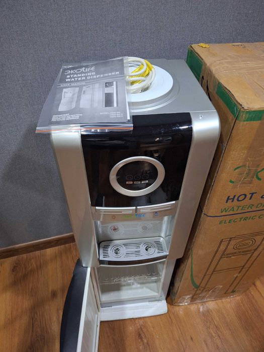 Продам Диспенсер для воды с холодильником