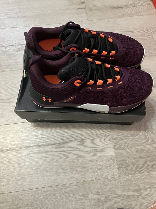 Under Armour UA Tribase Reign 5