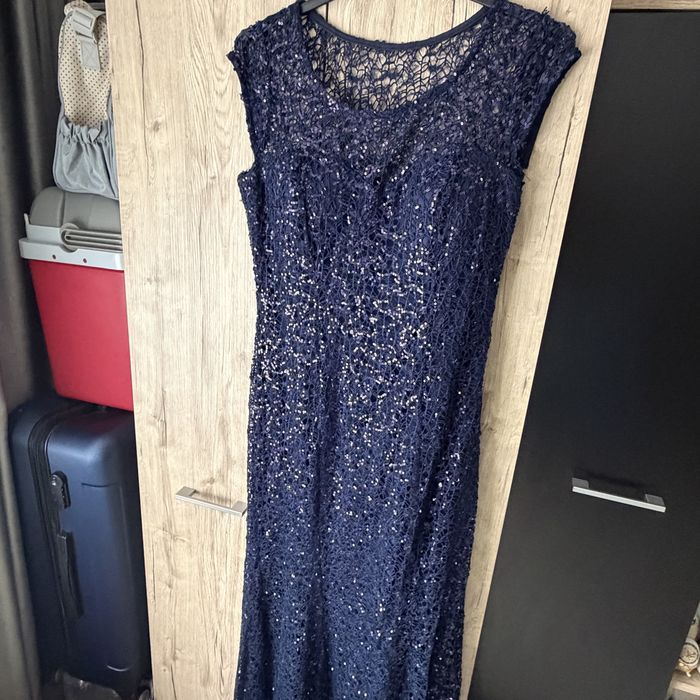 Vand rochie de ocazie model deosebit