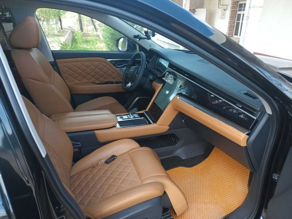Гибридный автомобиль NISSAN & DONGFENG Venucia Star
