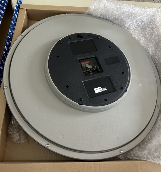 Настенные часы Rhythm CMG430