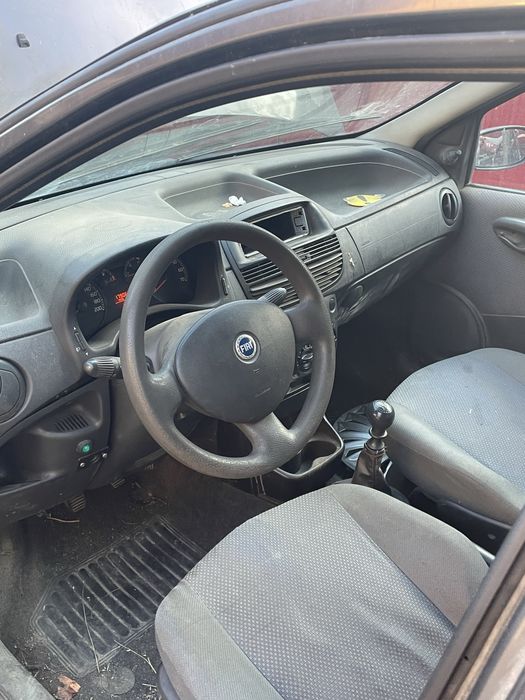 Vand fiat punto 1.4 benzină ,nu dețin acte este de camp