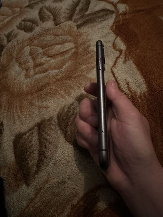 Продам  Iphone 11 память 64 гб