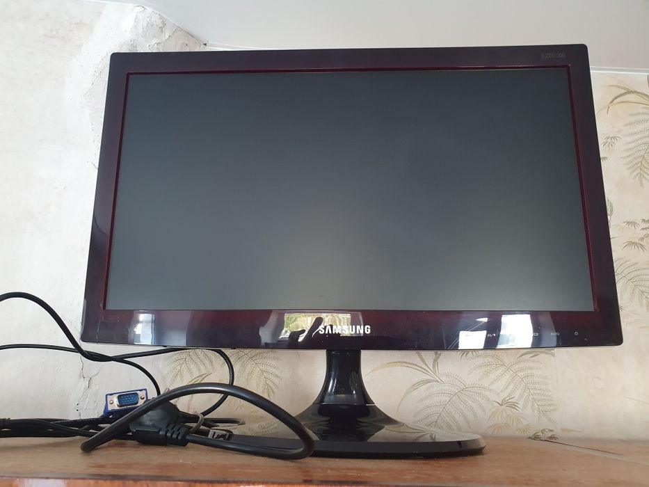 Монитор Samsung S20D300