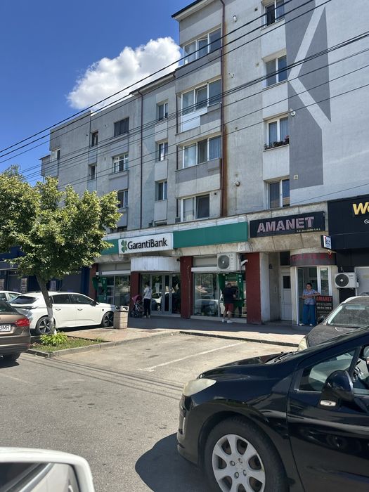 Vand spatiu comercial cu chiriasi banca Garanti
