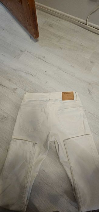 Blugi albi Jack and Jones