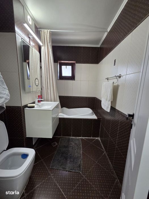 Apartament 4 camere decomandat ,Lăpuș Argeș ,zona Sucpi