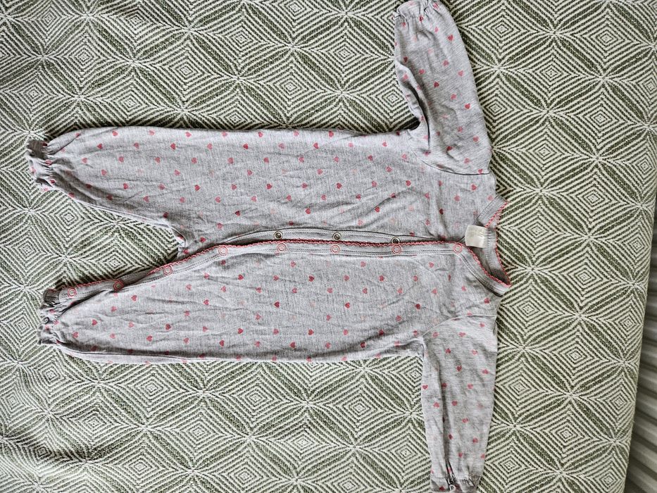 Lot 6 pijamale salopeta mărimea 62 (2-4 luni)