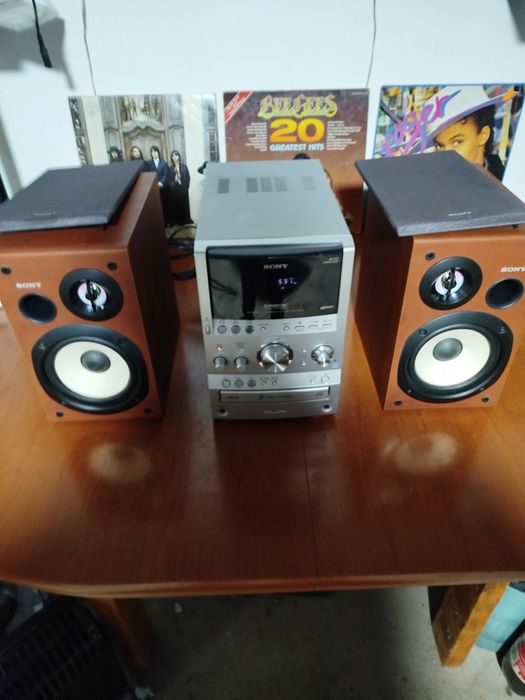 Sistem audio SONY model: SS-CSPZ70. Impecabil!