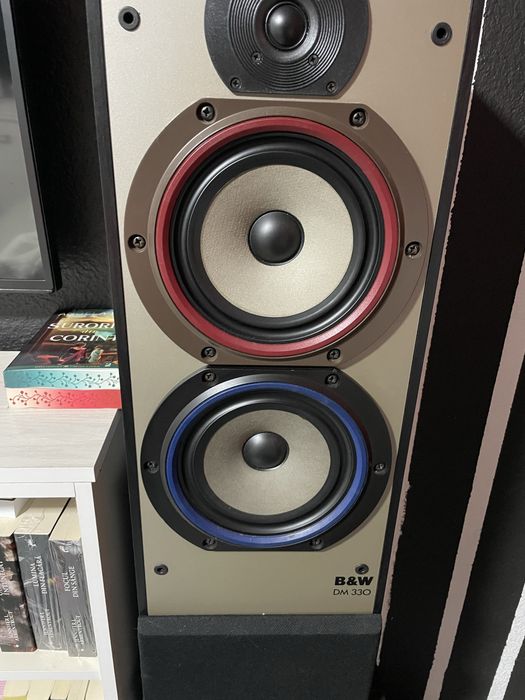 Schimb  boxe b&w stare foarte buna 9,5