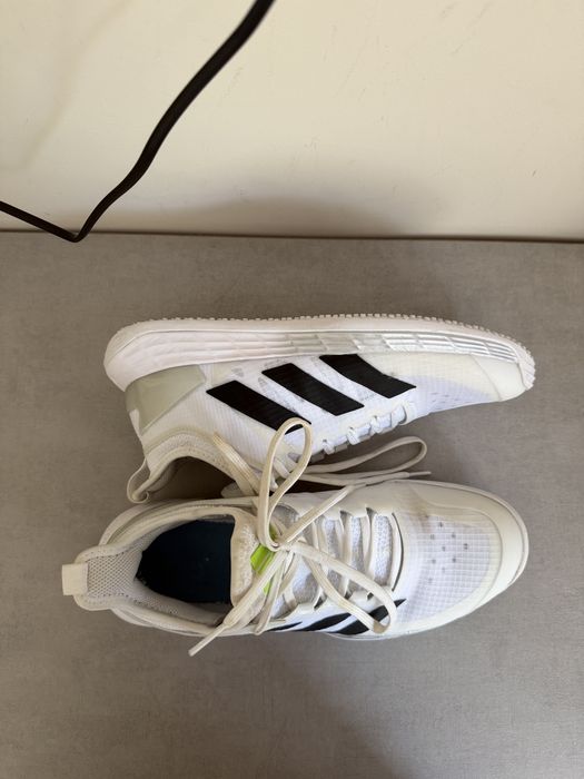 Обувки Adidas!Използва ни за тренировки,супер удобно но си купих нови!Съвсъм малко съм ги носила!