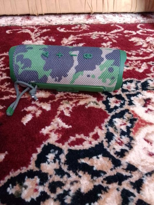 Vând Box jbl  Charge3 în stare foarte bună