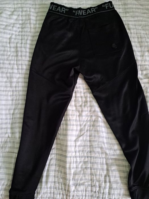 Pantaloni Bărbați Bershka Negri