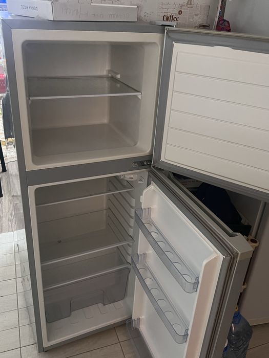 Продам небольшой холодильник