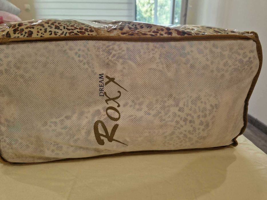 Луксозна олекотена завивка с 2 броя калъфки за възглавници Roxyma