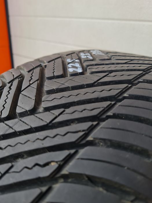 Всесезонни гуми 2 броя HANKOOK Kinergy 4S2 225 55 R18 дот 2223