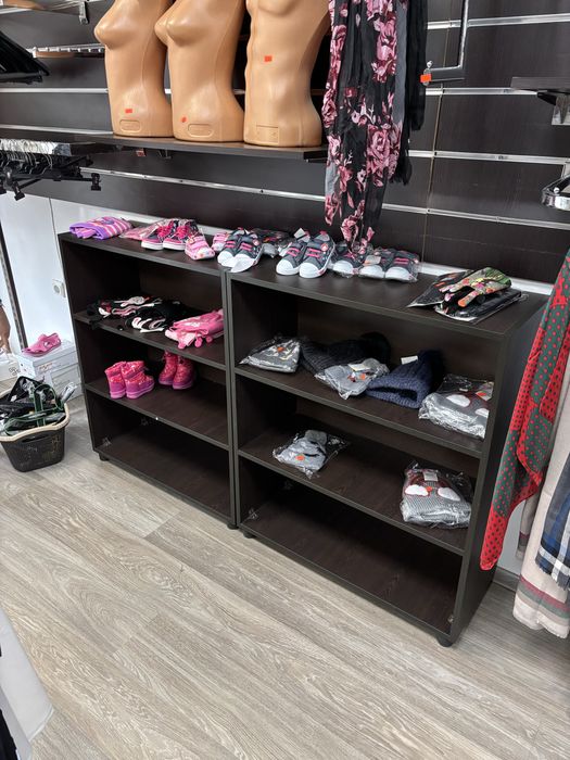 Оборудване за магазин за дрехи
