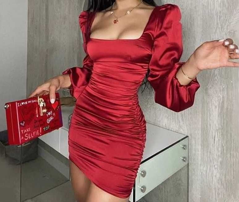 Къса червена рокля S-M