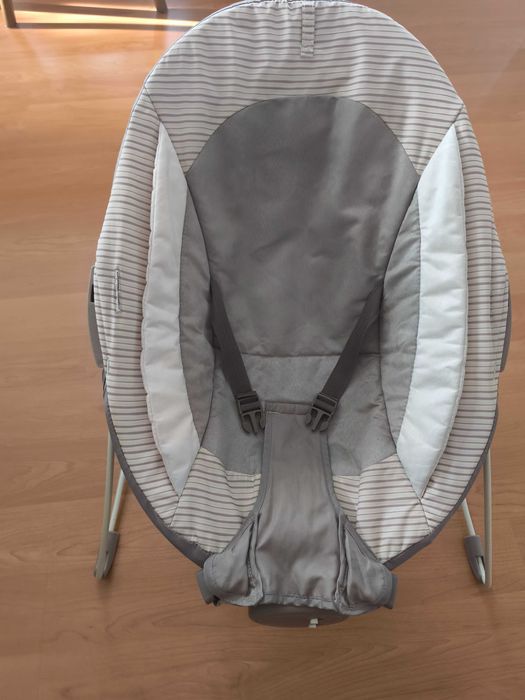 Бебешки музикален и вибриращ шезлонг