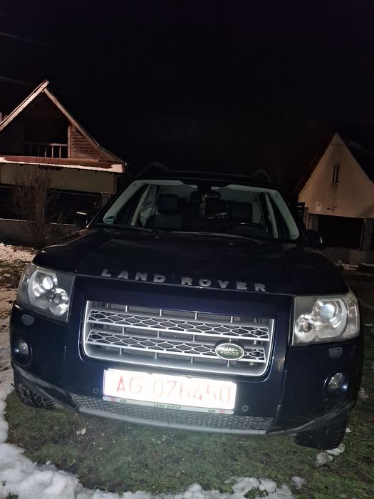 Vând Land Rover ..