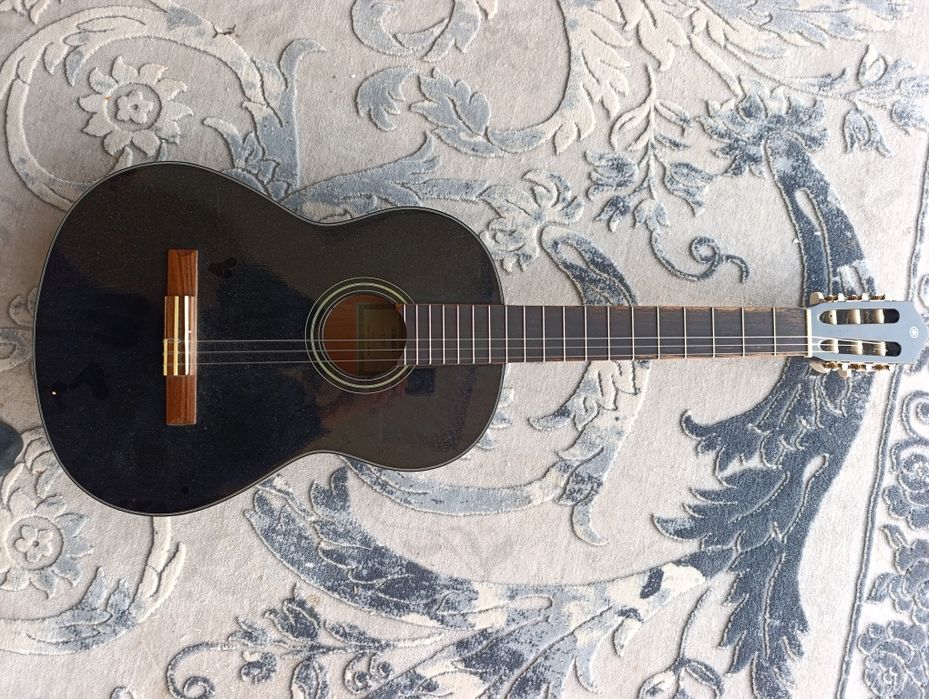YAMAHA C40 гитара