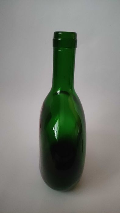 Италиански сервиз от изуруденозелено стъкло