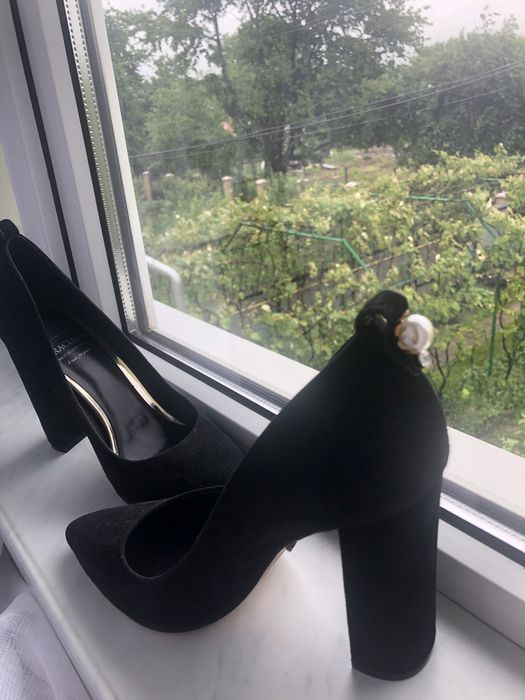 Pantofi piele intoarsa