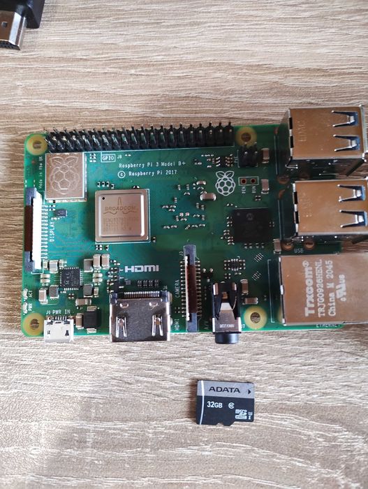 Raspberry Pi 3B+ 1GB Flirc Case 32GB MicroSD