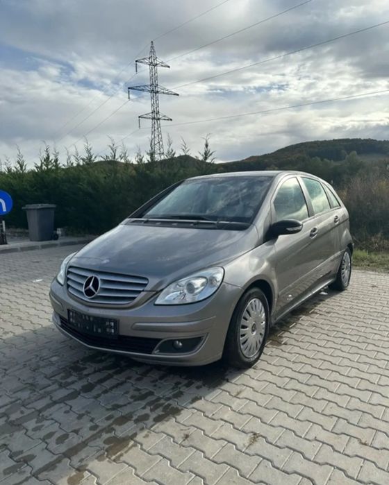Vând Mercedes B class