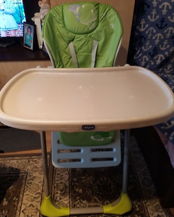 Vând măsuță pentru copii stare foarte bună,  ușoră, practică,