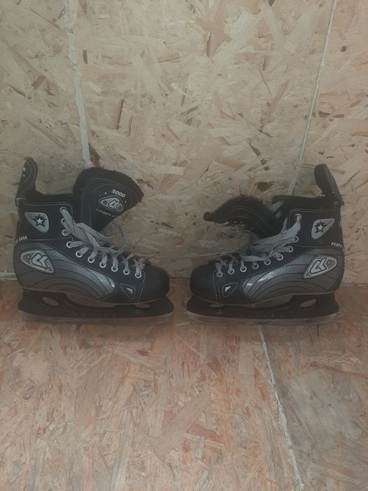 Продам коньки хоккейные