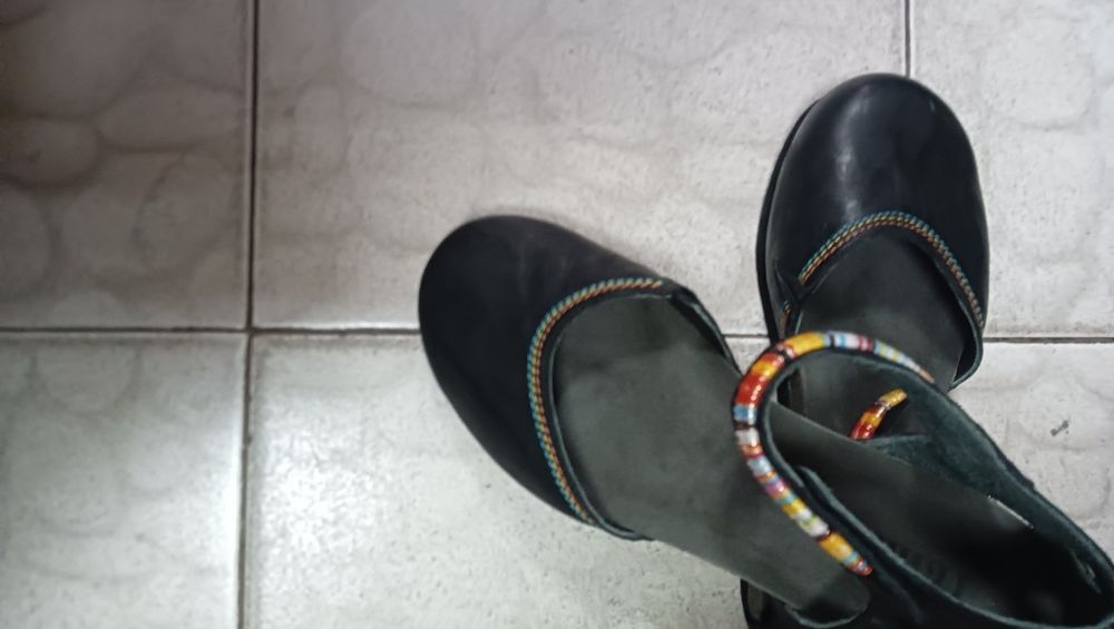 Дамски обувки Thinks!