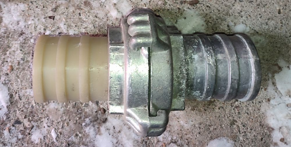 Стволы пожарные 2шт и муфты соединительные