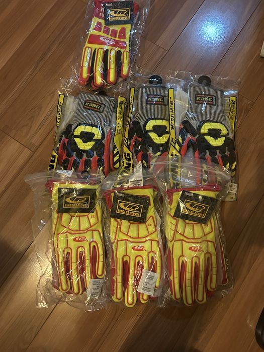 Vand manusi cu protectie, noi