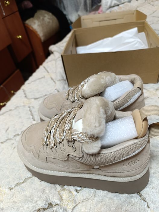 Продам зимние новые кроссовки