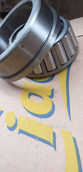 Vând rulmenți ! 323 42 arf