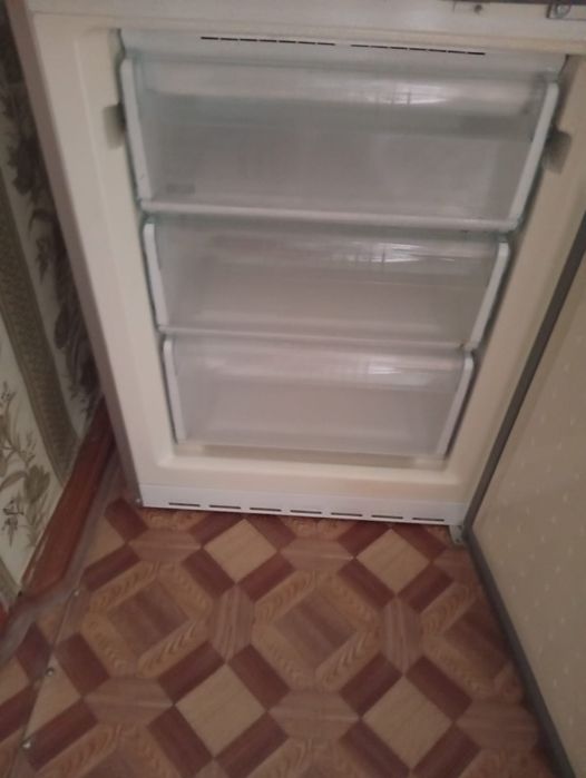 Продам холодильник