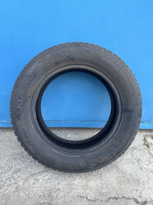 Продам зимние шины 205/60/16