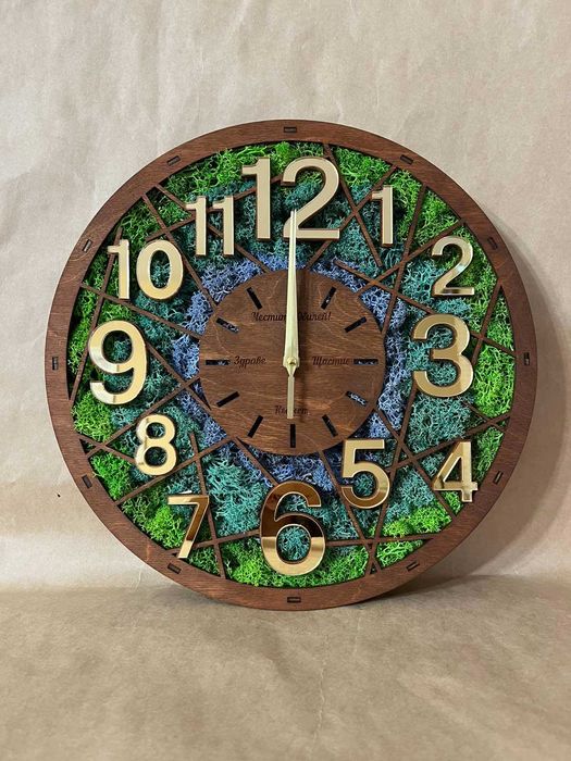 Стенен часовник със скандинавски мъх