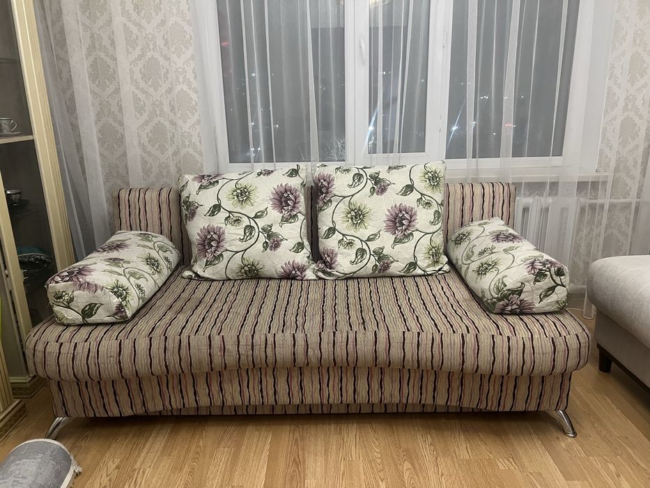 продам тахту в хорошем состоянии