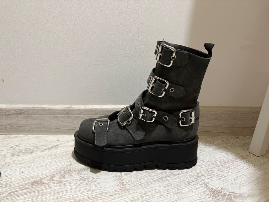 Ghete de dama din piele intoarsa