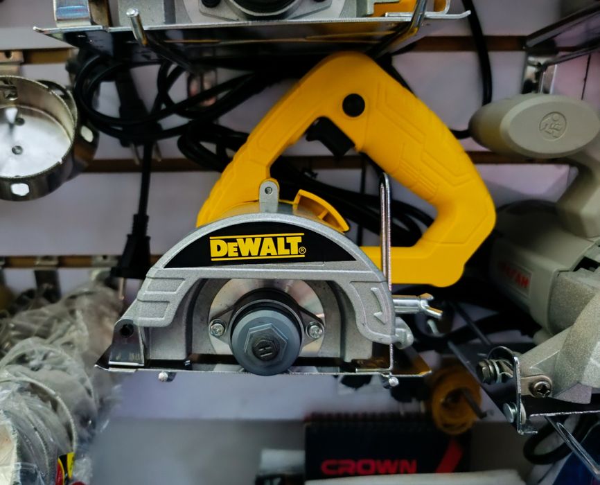 Пчелка DeWalt циркулярная пила