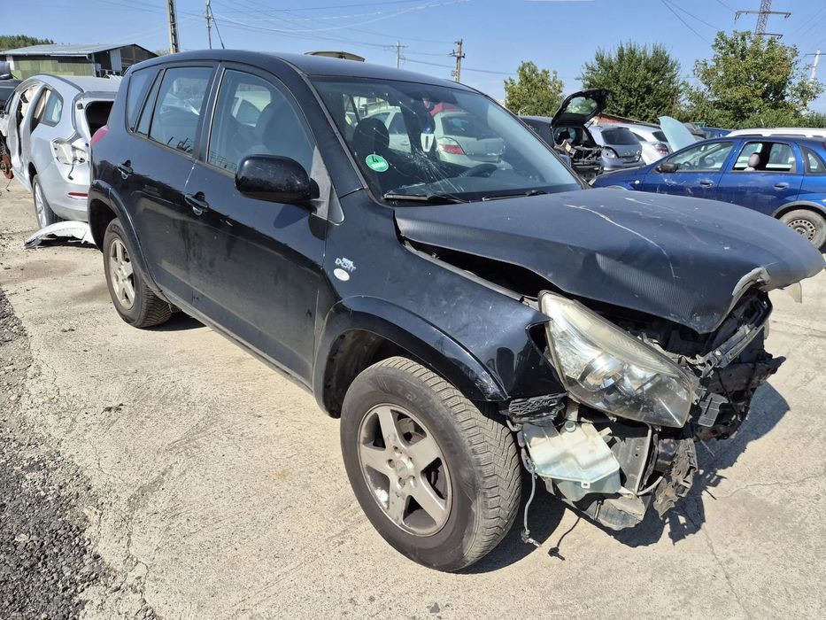 Dezmembram Toyota Rav4  4x4, an 2008, 2.2 Diesel 130KW