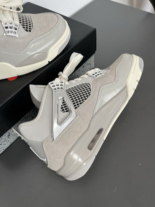 Air Jordan 4 Frozen