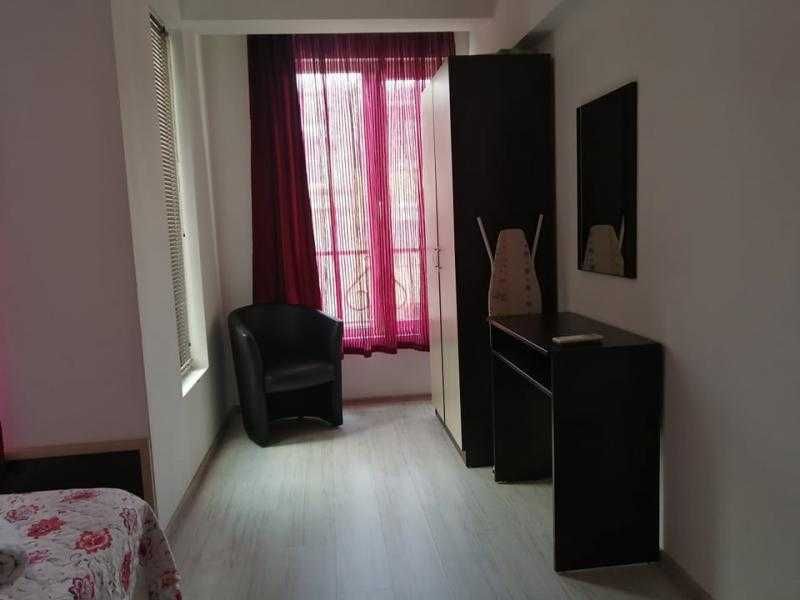 Тристаен апартамент в Лазур