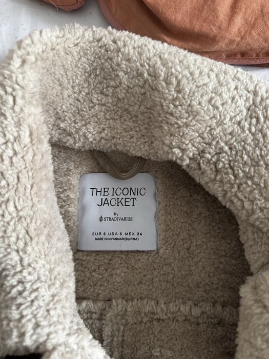 Geaca Stradivarius The iconic jacket