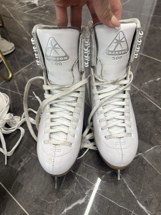 Коньки фигурные Jackson